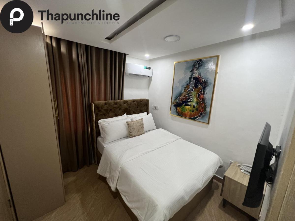 Thapunchline Hotels Ikeja Eksteriør billede