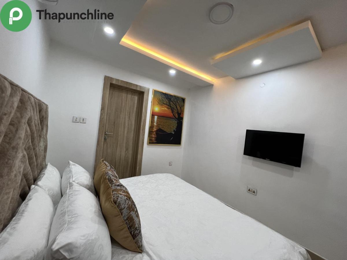 Thapunchline Hotels Ikeja Eksteriør billede