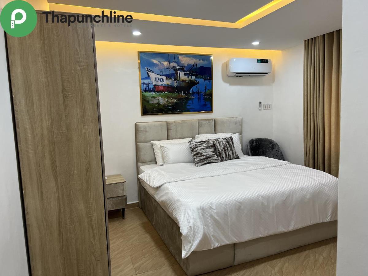 Thapunchline Hotels Ikeja Eksteriør billede