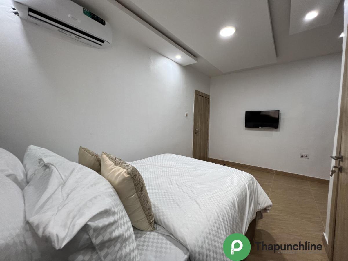 Thapunchline Hotels Ikeja Eksteriør billede