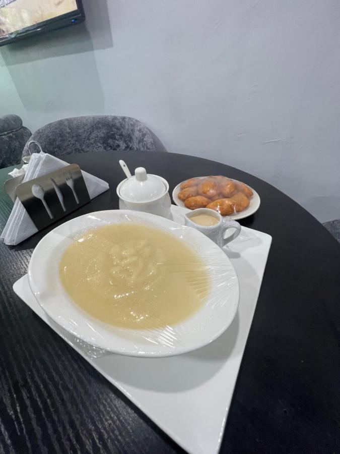Thapunchline Hotels Ikeja Eksteriør billede